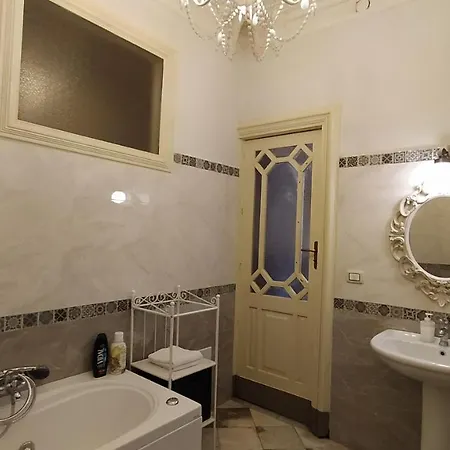 Palazzo Arcidiacono - Prestigious Flat Bed and Breakfast Κατάνια