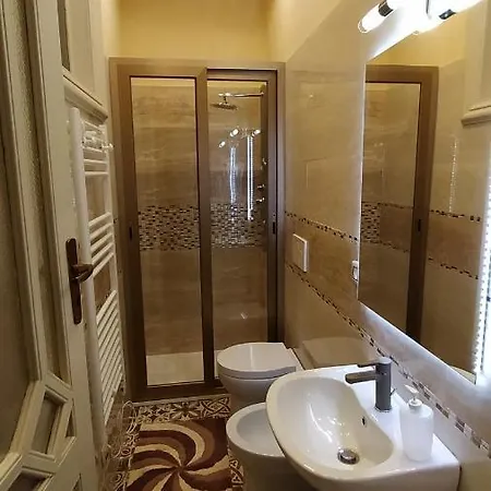 Palazzo Arcidiacono - Prestigious Flat Bed and Breakfast Κατάνια