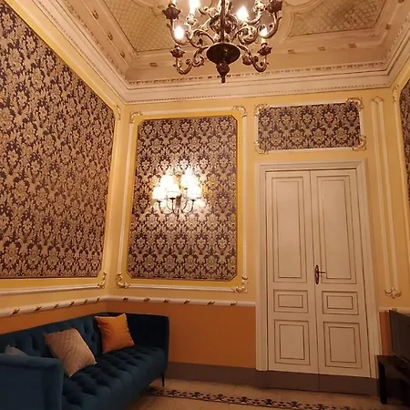 Palazzo Arcidiacono - Prestigious Flat Bed and Breakfast *